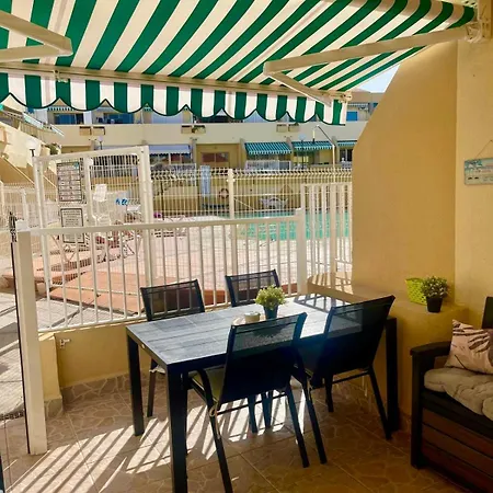 Playa Del Duque Poolside Апартаменты *