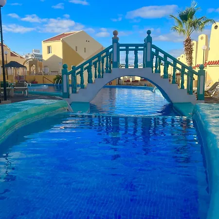 Playa Del Duque Poolside * أذيخي