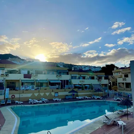 Playa Del Duque Poolside شقة