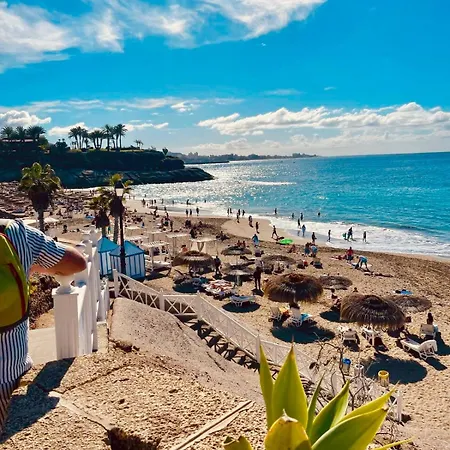 Playa Del Duque Poolside Апартаменты *