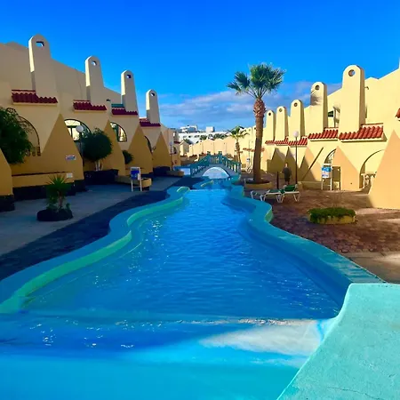 Playa Del Duque Poolside شقة